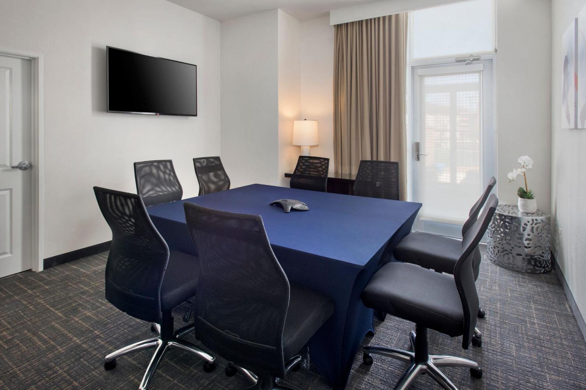 By Marriott 3* Fairfax
